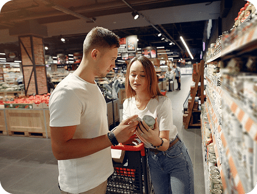 Glazen verpakkingen in supermarkt